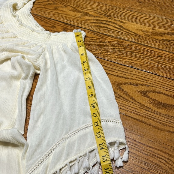 love, Fire cream color tunic top.  Size Large.  Tassels on sleeves and front. - Picture 13 of 13